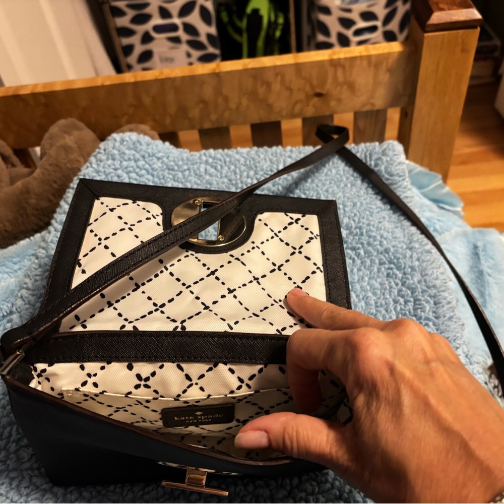 EUC Kate Spade Black Crossbody Bag - Picture 3 of 6